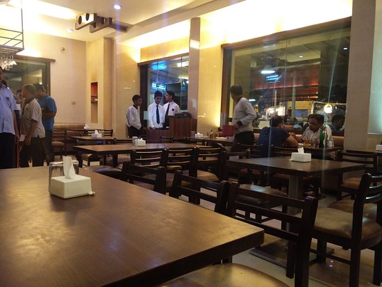 Hotels in the city will continue until ten o'clock; Permission of Navi Mumbai Municipal Corporation | शहरात हॉटेल्स दहा वाजेपर्यंत सुरू राहणार; नवी मुंबई महापालिकेची परवानगी Hotels in the city will continue until ten o'clock; Permission of Navi Mumbai Municipal Corporation | शहरात हॉटेल्स दहा वाजेपर्यंत सुरू राहणार; नवी मुंबई महापालिकेची परवानगी
