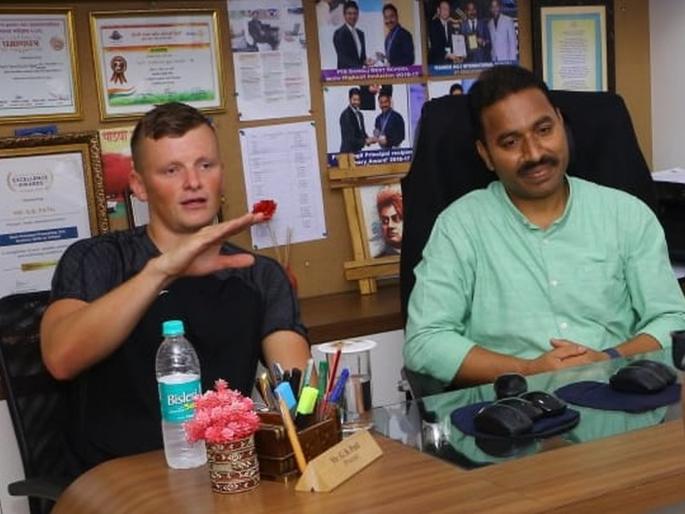 ...so even cricket-mad India can shine in football; Big chance in freestyle football too | ...तर क्रिकेटवेडा भारतही फुटबॉलमध्ये चमकू शकतो; फ्रीस्टाईल फुटबॉलमध्येही मोठी संधी ...so even cricket-mad India can shine in football; Big chance in freestyle football too | ...तर क्रिकेटवेडा भारतही फुटबॉलमध्ये चमकू शकतो; फ्रीस्टाईल फुटबॉलमध्येही मोठी संधी