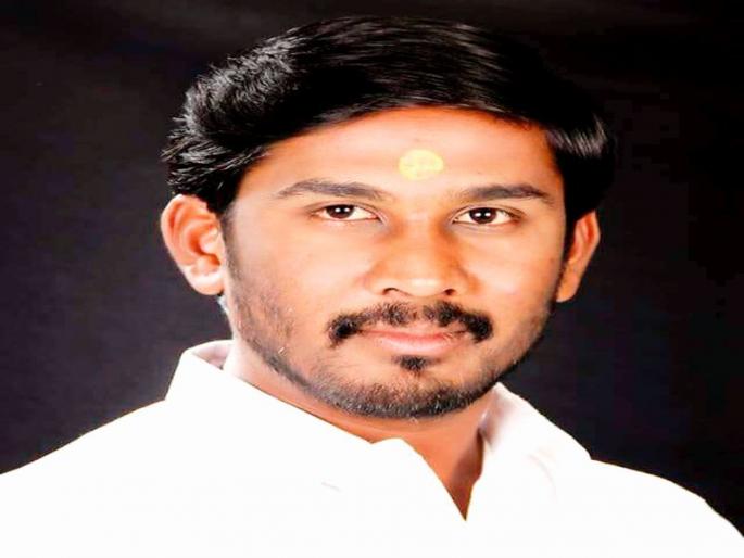 After 24 hours, family members refuse to take the body of Avinash Chavan | 24 तास उलटल्यानंतरही अविनाश चव्हाणांचा मृतदेह ताब्यात घेण्यास कुटुंबीयांचा नकार After 24 hours, family members refuse to take the body of Avinash Chavan | 24 तास उलटल्यानंतरही अविनाश चव्हाणांचा मृतदेह ताब्यात घेण्यास कुटुंबीयांचा नकार