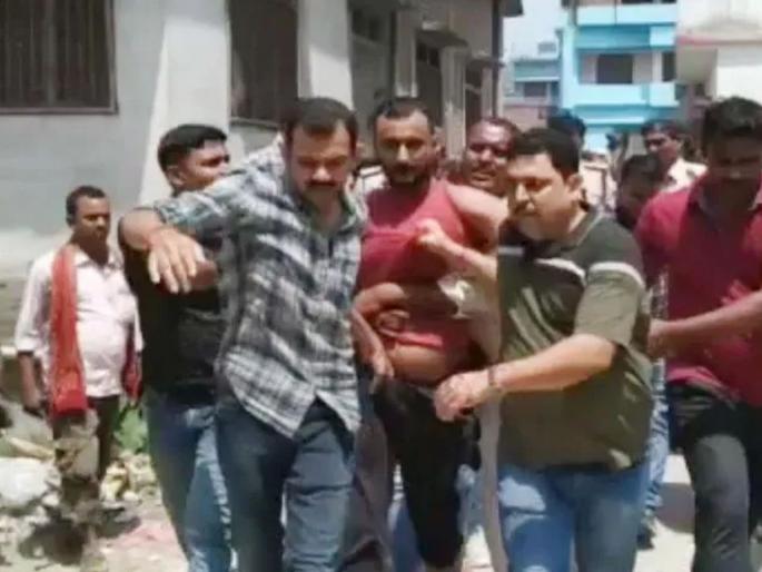 lover hostage gunpoint girl friends Family and Police also; wrote names on bullet Bihar Crime news | Crime News: एकतर्फी प्रेमात आंधळा...! पिस्तुलच्या गोळ्यांवर तरुणीच्या कुटुंबाचे नाव लिहून तिच्या घरी गेला; पोलीसही ओलीस lover hostage gunpoint girl friends Family and Police also; wrote names on bullet Bihar Crime news | Crime News: एकतर्फी प्रेमात आंधळा...! पिस्तुलच्या गोळ्यांवर तरुणीच्या कुटुंबाचे नाव लिहून तिच्या घरी गेला; पोलीसही ओलीस