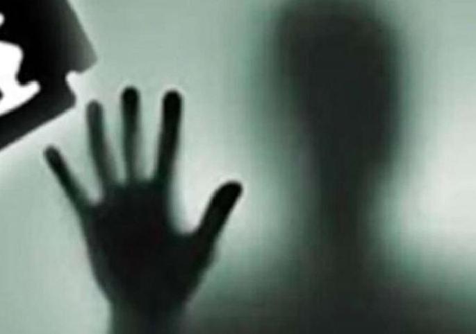 man attacked his friend with a blade | बोलणे बंद केल्यामुळे 'त्याने' मित्रावरच ब्लेडने केले वार man attacked his friend with a blade | बोलणे बंद केल्यामुळे 'त्याने' मित्रावरच ब्लेडने केले वार