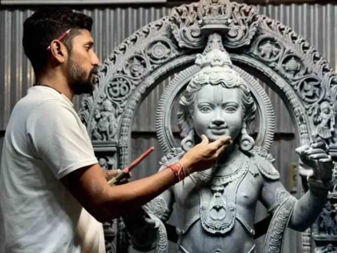 Arun Yogiraj, who made Ramlala's idol, was denied a visa by the US; What is the real reason? | रामललाची मूर्ती घडवणाऱ्या अरुण योगीराज यांना अमेरिकेने व्हिसा नाकारला; नेमकं कारण काय? Arun Yogiraj, who made Ramlala's idol, was denied a visa by the US; What is the real reason? | रामललाची मूर्ती घडवणाऱ्या अरुण योगीराज यांना अमेरिकेने व्हिसा नाकारला; नेमकं कारण काय?