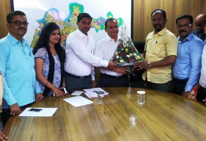 One day a month for Dombivlikar - Commissioner Govind Bodke | डोंबिवलीकरांसाठीही महिन्यातला एक दिवस - आयुक्त गोविंद बोडके One day a month for Dombivlikar - Commissioner Govind Bodke | डोंबिवलीकरांसाठीही महिन्यातला एक दिवस - आयुक्त गोविंद बोडके