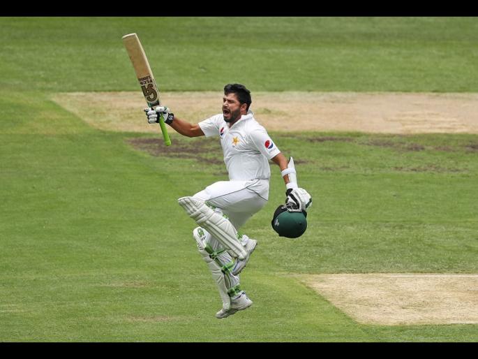 Blades of Glory Cricket Museum has bought a bat auctioned by Pakistan Test captain Azhar Ali to raise funds for  COVID19 pandemic svg | Corona Virus : पाकिस्तानी फलंदाजाच्या तिहेरी शतकाची बॅट पुण्याच्या संग्रहालयात; मोजले लाखो रुपये
