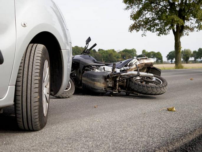 Man dies after being hit by vehicle going in opposite direction; Incident on Mumbai-Bangalore bypass | विरुद्ध दिशेने निघाला अन् वाहनाच्या धडकेत जीव गमावला; मुंबई-बंगळुरू बाह्यवळण मार्गावरील घटना Man dies after being hit by vehicle going in opposite direction; Incident on Mumbai-Bangalore bypass | विरुद्ध दिशेने निघाला अन् वाहनाच्या धडकेत जीव गमावला; मुंबई-बंगळुरू बाह्यवळण मार्गावरील घटना