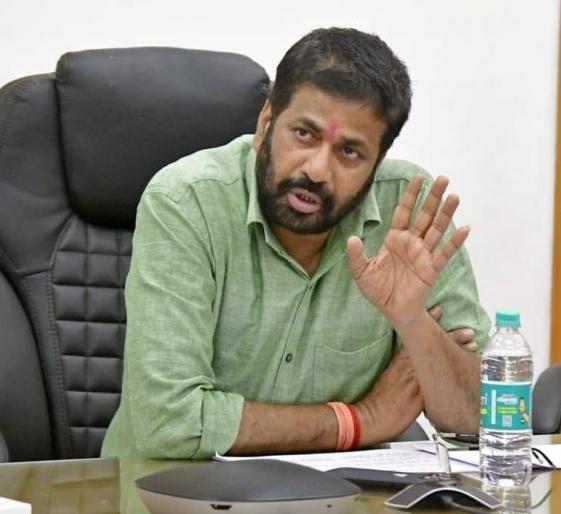 If Rana comes with a sword, I will carry flowers | राणा तलवार घेऊन आले तर मी फुले घेऊन जाणार