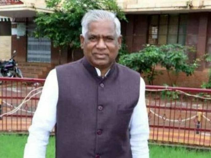 Incumbent Congress MLA B Narayan Rao dies due to corona | काँग्रेसचे विद्यमान आमदार बी नारायण राव यांचं कोरोनामुळे निधन Incumbent Congress MLA B Narayan Rao dies due to corona | काँग्रेसचे विद्यमान आमदार बी नारायण राव यांचं कोरोनामुळे निधन