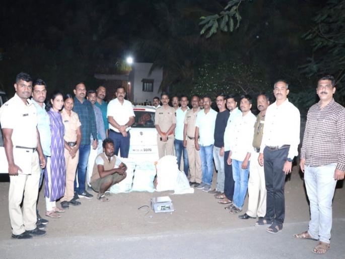 50 kg of ganja worth 15 lakhs seized from car; Baramati police action | कार मधून विक्रीस चाललेला १५ लाखांचा ५० किलो गांजा जप्त; बारामती पोलिसांची कारवाई 50 kg of ganja worth 15 lakhs seized from car; Baramati police action | कार मधून विक्रीस चाललेला १५ लाखांचा ५० किलो गांजा जप्त; बारामती पोलिसांची कारवाई