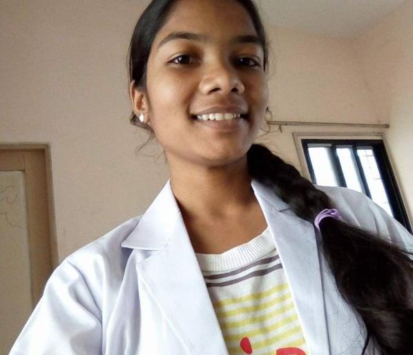 MBBS student commits suicide in Gadchiroli district | गडचिरोली जिल्ह्यात एमबीबीएसच्या विद्यार्थिनीची गळफास घेऊन आत्महत्या MBBS student commits suicide in Gadchiroli district | गडचिरोली जिल्ह्यात एमबीबीएसच्या विद्यार्थिनीची गळफास घेऊन आत्महत्या