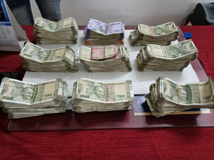 Railway police seized 14 lakh 74 thousand at Gondia railway station | गोंदिया रेल्वे स्थानकावर रेल्वे पोलिसांनी पकडले १४ लाख ७४ हजार Railway police seized 14 lakh 74 thousand at Gondia railway station | गोंदिया रेल्वे स्थानकावर रेल्वे पोलिसांनी पकडले १४ लाख ७४ हजार