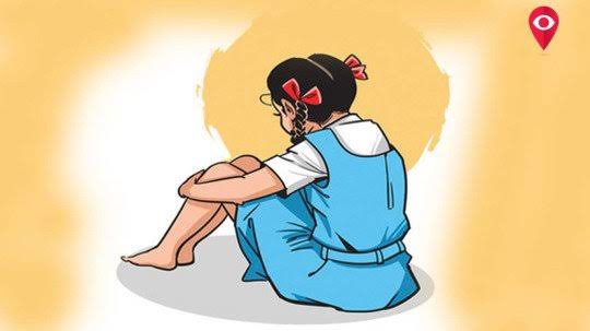 During the girl's first menstrual period, the father had to become a mother | मुलीच्या पहिल्या मासिक पाळीवेळी जेव्हा बाबांनाच आई बनावं लागलं During the girl's first menstrual period, the father had to become a mother | मुलीच्या पहिल्या मासिक पाळीवेळी जेव्हा बाबांनाच आई बनावं लागलं