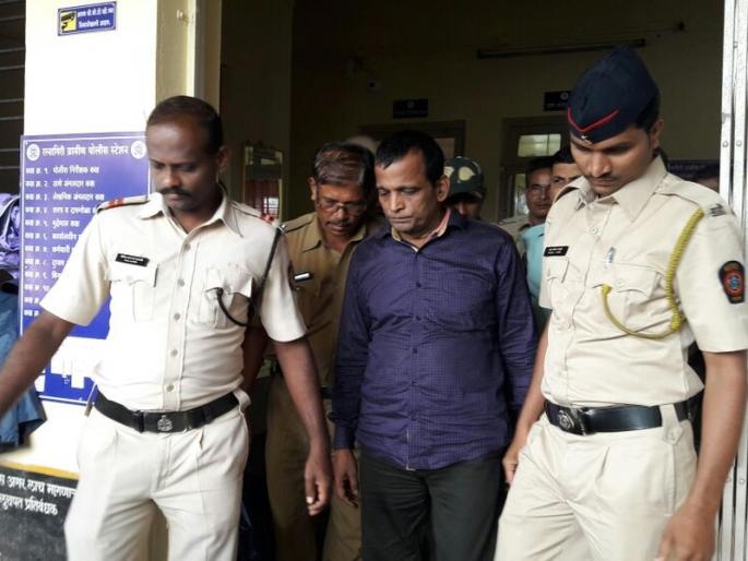 Shreekrishna Patil, who believed in the incarnation of Swami Samartha, was lying in bed | स्वामी समर्थांचा अवतार मानणा-या श्रीकृष्ण पाटीलला अटक, महिलेला शिवीगाळ केल्याचा आरोप Shreekrishna Patil, who believed in the incarnation of Swami Samartha, was lying in bed | स्वामी समर्थांचा अवतार मानणा-या श्रीकृष्ण पाटीलला अटक, महिलेला शिवीगाळ केल्याचा आरोप