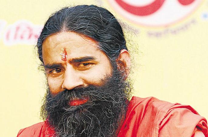 Patanjali Textile brand's towels and bedsheets, Baba Ramdev's signal from Solapur | सोलापुरातून आता पतंजली टेक्सटाईल ब्रँडचे टॉवेल आणि बेडशीट, बाबा रामदेव यांचे संकेत