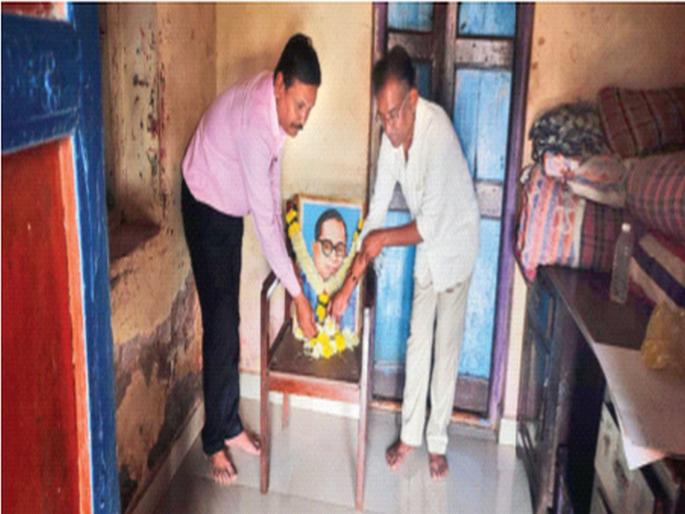 Dr. Babasaheb's judgment sitting in 'this' chair; In 1941, there was a dispute over water filling | डॉ. बाबासाहेबांचा ‘या’ खुर्चीत बसून न्यायनिवाडा; १९४१ मध्ये पाणी भरण्यावरून झाला होता वाद Dr. Babasaheb's judgment sitting in 'this' chair; In 1941, there was a dispute over water filling | डॉ. बाबासाहेबांचा ‘या’ खुर्चीत बसून न्यायनिवाडा; १९४१ मध्ये पाणी भरण्यावरून झाला होता वाद