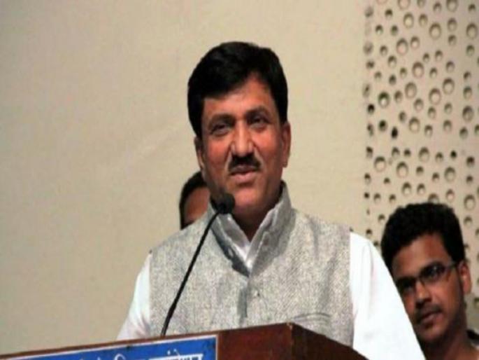 The tahsildar Madam looks like Heroin, BJP leader Babanrao Lonikar's statement | तहसीलदार मॅडम हिरॉइनसारख्या दिसतात, बबनराव लोणीकरांची जीभ घसरली The tahsildar Madam looks like Heroin, BJP leader Babanrao Lonikar's statement | तहसीलदार मॅडम हिरॉइनसारख्या दिसतात, बबनराव लोणीकरांची जीभ घसरली