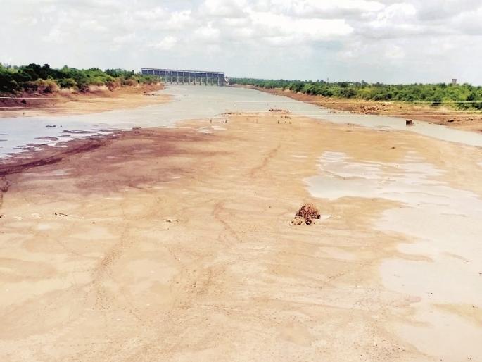 Water has gone to Telangana from Babhali Bandhara; Hurdles of conditions, rules | पाणी गेले तेलंगणात : बाभळीला अटी, नियमांचे काटे 