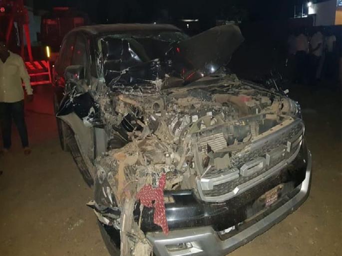 Former minister Babanrao Pachpute escaped from a car accident | माजी मंत्री बबनराव पाचपुते अपघातातून थोडक्यात बचावले Former minister Babanrao Pachpute escaped from a car accident | माजी मंत्री बबनराव पाचपुते अपघातातून थोडक्यात बचावले