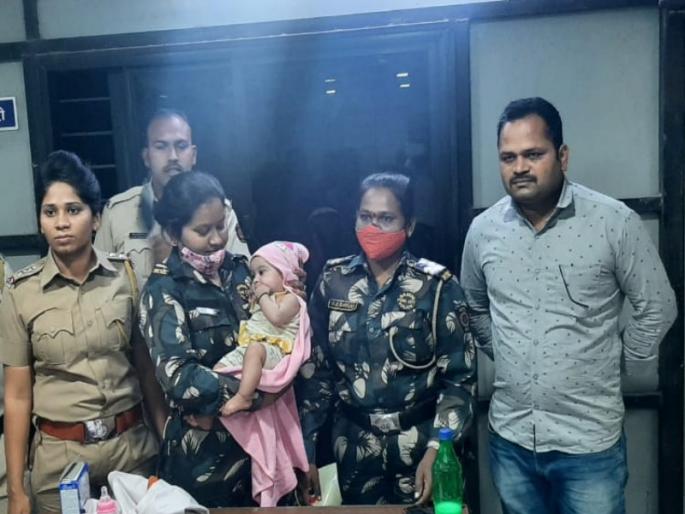 Oh god ! Left a cute six-month-old baby in the area of darga ; The second incident in ten days | अरे देवा! सहा महिन्यांच्या गोंडस बाळाला सोडले दर्ग्याच्या परिसरात; दहा दिवसांतली दुसरी घटना  Oh god ! Left a cute six-month-old baby in the area of darga ; The second incident in ten days | अरे देवा! सहा महिन्यांच्या गोंडस बाळाला सोडले दर्ग्याच्या परिसरात; दहा दिवसांतली दुसरी घटना