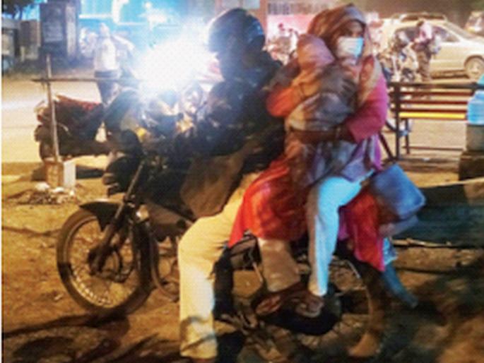 Eventually, Tanhulya's father got possession | अखेर तान्हुल्यांचा वडिलांना मिळाला ताबा Eventually, Tanhulya's father got possession | अखेर तान्हुल्यांचा वडिलांना मिळाला ताबा