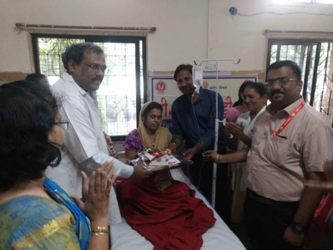 welcome of new born girl at Nashik district hospital in unique way | मुलगी झाली हो! सनईच्या सुरात मुलीचं स्वागत; जिल्हा रुग्णालयाचा स्तुत्य उपक्रम