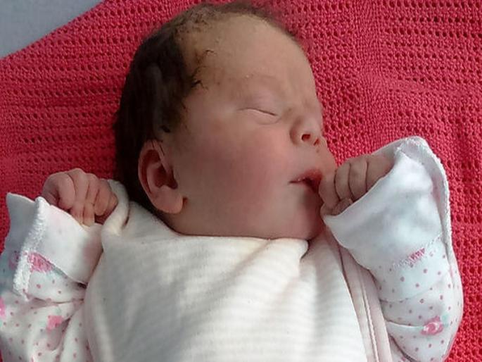 The girl gave birth to daughter-in-law of Shaheed Javana's widow | शहीद जवानाच्या वीरपत्नीने दिला कन्यारत्नाला जन्म The girl gave birth to daughter-in-law of Shaheed Javana's widow | शहीद जवानाच्या वीरपत्नीने दिला कन्यारत्नाला जन्म