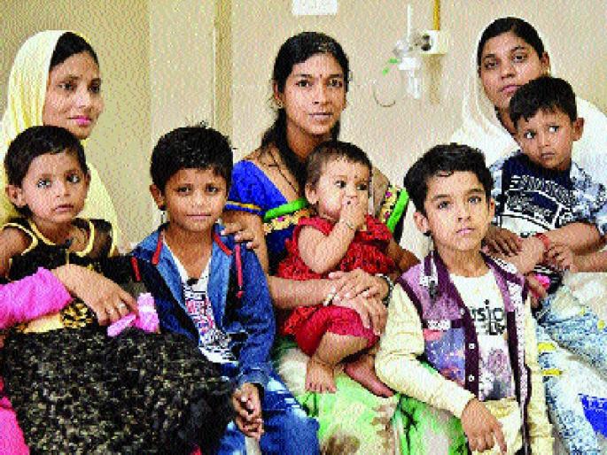 ... and for the first time, my mom's voice was heard! | ...अन् चिमुकल्यांनी पहिल्यांदा ऐकली आईची हाक! ... and for the first time, my mom's voice was heard! | ...अन् चिमुकल्यांनी पहिल्यांदा ऐकली आईची हाक!