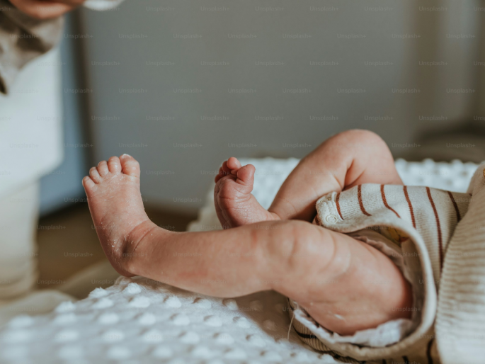 Mumbai: Baby born from an immoral relationship, doctor tries to sell it for Rs 5 lakh, case registered against five people | Mumbai: अनैतिक संबंधातून बाळाचा जन्म, डॉक्टरांकडून ५ लाखांत विकण्याचा प्रयत्न, ५ जणांवर गुन्हा दाखल