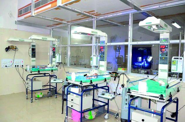 'Baby care' for newborns in Raigad district hospital | जिल्हा रुग्णालयलात नवजात बालकांसाठी 'बेबी केअर' 'Baby care' for newborns in Raigad district hospital | जिल्हा रुग्णालयलात नवजात बालकांसाठी 'बेबी केअर'