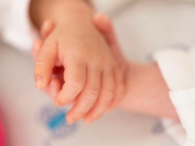 Coronavirus: Pay special attention to infants! | कोरोना : नवजात शिशूंवर द्या विशेष लक्ष! Coronavirus: Pay special attention to infants! | कोरोना : नवजात शिशूंवर द्या विशेष लक्ष!