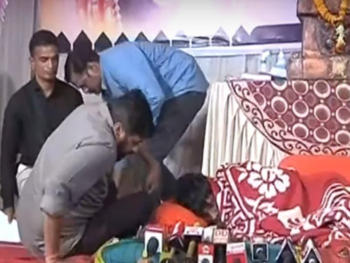 On which campaign is Bachu Kadu? will Stay Antarwali sarati; Visited Manoj Jarange patil at night, Maratha Reservation update | बच्चू कडू कोणत्या मोहिमेवर? अंतरवाली सराटीमध्येच तळ ठोकणार; रात्रीच घेतली जरांगेंची भेट On which campaign is Bachu Kadu? will Stay Antarwali sarati; Visited Manoj Jarange patil at night, Maratha Reservation update | बच्चू कडू कोणत्या मोहिमेवर? अंतरवाली सराटीमध्येच तळ ठोकणार; रात्रीच घेतली जरांगेंची भेट