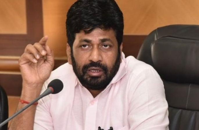 MLA Bachu bitterly aggressive; 50 crore defamation suit against Ravi Rana | आमदार बच्चू कडू आक्रमक; रवी राणांविरुद्ध ५० कोटीचा मानहानी दावा ठोकणार MLA Bachu bitterly aggressive; 50 crore defamation suit against Ravi Rana | आमदार बच्चू कडू आक्रमक; रवी राणांविरुद्ध ५० कोटीचा मानहानी दावा ठोकणार