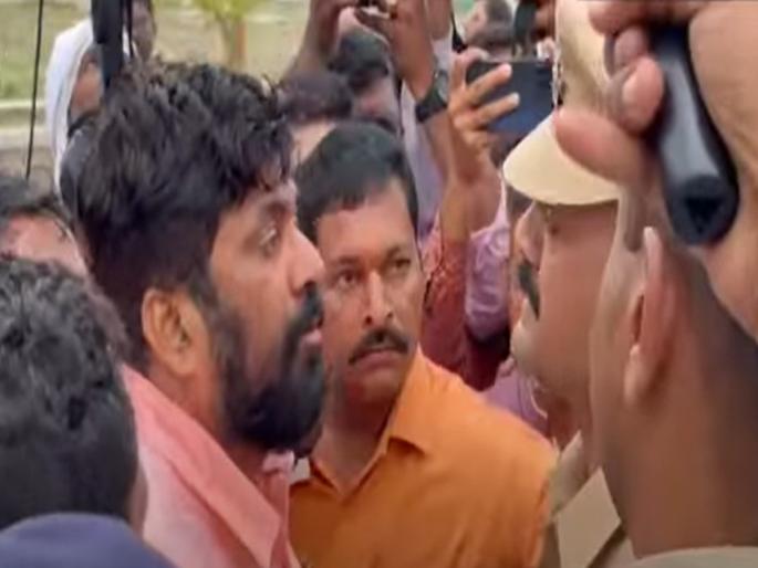 Bachchu kadu angered the police over ground permission what really happened | मैदानाच्या परवानगीवरून बच्चू कडू पोलिसांवर संतापले; एका व्यक्तीला फटकेही दिले, नेमकं काय घडलं? Bachchu kadu angered the police over ground permission what really happened | मैदानाच्या परवानगीवरून बच्चू कडू पोलिसांवर संतापले; एका व्यक्तीला फटकेही दिले, नेमकं काय घडलं?