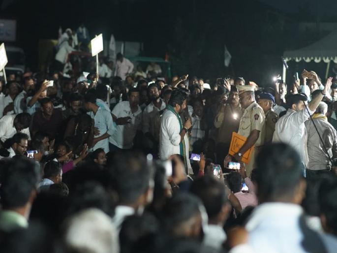 Farmer protesters to hold talks with Chief Minister today but stand to continue agitation | अन्यथा ३१ ऑक्टोबरला रेल्वे रोको...शेतकरी आंदोलकांची आज मुख्यमंत्र्यांशी चर्चा, आंदोलन सुरू ठेवण्याची भूमिका Farmer protesters to hold talks with Chief Minister today but stand to continue agitation | अन्यथा ३१ ऑक्टोबरला रेल्वे रोको...शेतकरी आंदोलकांची आज मुख्यमंत्र्यांशी चर्चा, आंदोलन सुरू ठेवण्याची भूमिका