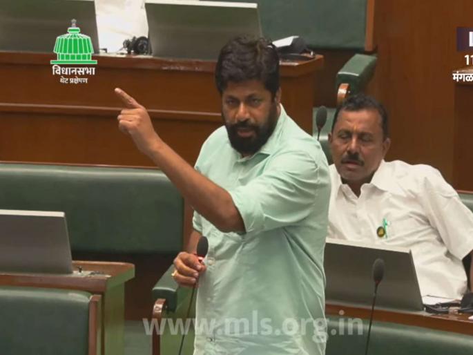 MLA Bachu Kadu criticized the state government over the salary of ST employees | "तुम्हाला लाज वाटत नाही का?"; एसटी कर्मचाऱ्यांच्या पगारावरुन बच्चू कडूंनी सरकारला घेरलं MLA Bachu Kadu criticized the state government over the salary of ST employees | "तुम्हाला लाज वाटत नाही का?"; एसटी कर्मचाऱ्यांच्या पगारावरुन बच्चू कडूंनी सरकारला घेरलं