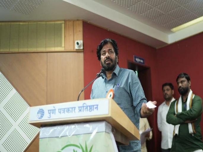 Till now, farmers have been protesting in Gandhian style, but after October 2nd, this fight will not be in Gandhian style; Bachchu Kadu warns | शेतकऱ्यांसाठी आतापर्यंत गांधी मार्गाने आंदोलन, २ ऑक्टोबरनंतर हा लढा गांधी मार्गाने नसेल; बच्चू कडूंचा इशारा Till now, farmers have been protesting in Gandhian style, but after October 2nd, this fight will not be in Gandhian style; Bachchu Kadu warns | शेतकऱ्यांसाठी आतापर्यंत गांधी मार्गाने आंदोलन, २ ऑक्टोबरनंतर हा लढा गांधी मार्गाने नसेल; बच्चू कडूंचा इशारा