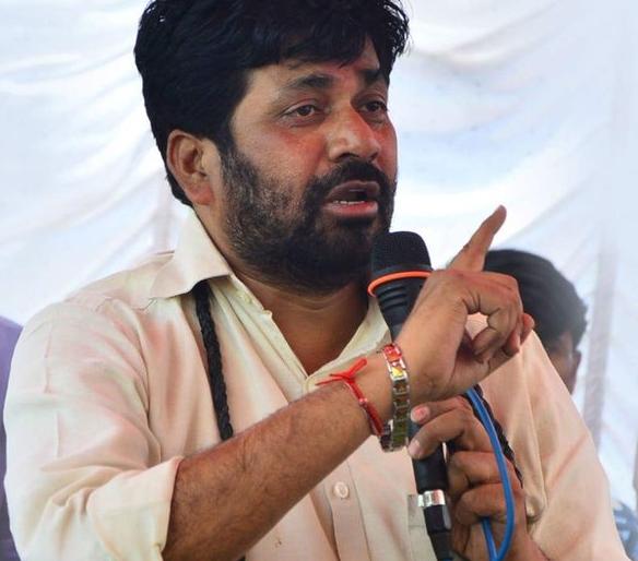 Bapu Bawanee of BJP - 'Bachu Kadu' | भाजपाची ‘अशी ही बनवाबनवी’- बच्चू कडू Bapu Bawanee of BJP - 'Bachu Kadu' | भाजपाची ‘अशी ही बनवाबनवी’- बच्चू कडू