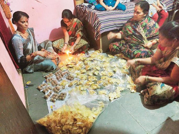 Self Help Group Gives Opportunity To Be Self Reliant! Tejomay Vastistar Sangha took a short leap | बचत गटाने दिली आत्मनिर्भर होण्याची संधी ! तेजोमय वस्तीस्तर संघाने घेतली अल्पवधीत भरारी Self Help Group Gives Opportunity To Be Self Reliant! Tejomay Vastistar Sangha took a short leap | बचत गटाने दिली आत्मनिर्भर होण्याची संधी ! तेजोमय वस्तीस्तर संघाने घेतली अल्पवधीत भरारी