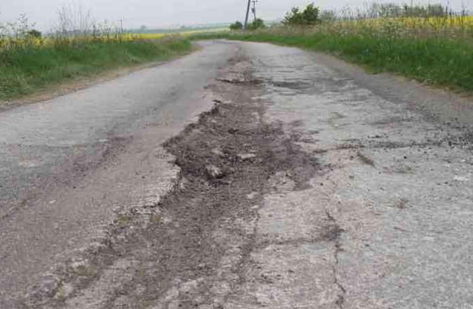 Billions of billions worth of bad work; Rural Road Development Institute | निकृष्ट कामे करून लाटली कोट्यवधींची बिले; ग्रामीण रस्ते विकास संस्थेचा प्रताप Billions of billions worth of bad work; Rural Road Development Institute | निकृष्ट कामे करून लाटली कोट्यवधींची बिले; ग्रामीण रस्ते विकास संस्थेचा प्रताप