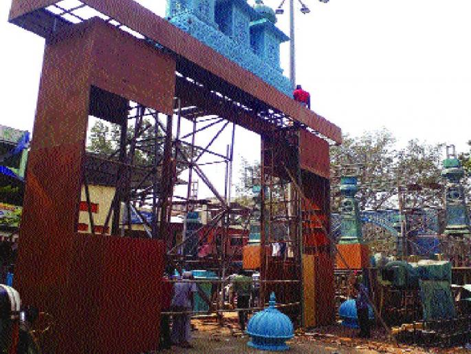 Rajmahala's replica of Deshmai concept | देसार्इंच्या संकल्पनेतून राजमहालाची प्रतिकृती