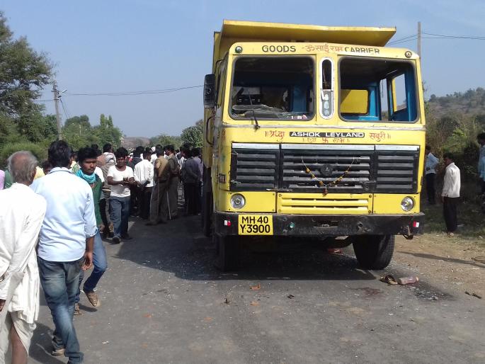 A farmer killed due to illegal sand transports at Badegaon in Nagpur district | नागपूर जिल्ह्यातील बडेगावनजीक अवैध रेती वाहतुकीने घेतला शेतकऱ्याचा बळी A farmer killed due to illegal sand transports at Badegaon in Nagpur district | नागपूर जिल्ह्यातील बडेगावनजीक अवैध रेती वाहतुकीने घेतला शेतकऱ्याचा बळी