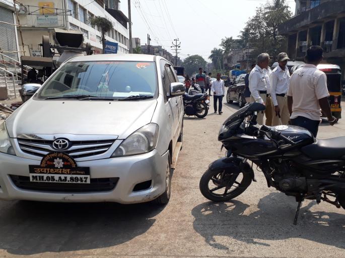 Two helmeted bikswaris fired on mutual fund office | बदलापूरात माथाडी संघटनेच्या पदाधिका-यावर दोन हेल्मेटधारी बाईकस्वारांनी केला गोळीबार Two helmeted bikswaris fired on mutual fund office | बदलापूरात माथाडी संघटनेच्या पदाधिका-यावर दोन हेल्मेटधारी बाईकस्वारांनी केला गोळीबार