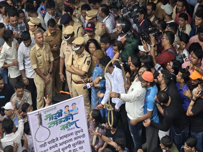 Badlapur Assault Case : ... then this country will never flourish! | ... तर हा देश कधीच फुलू शकणार नाही! बदलापूरचा आक्रोश Badlapur Assault Case : ... then this country will never flourish! | ... तर हा देश कधीच फुलू शकणार नाही! बदलापूरचा आक्रोश