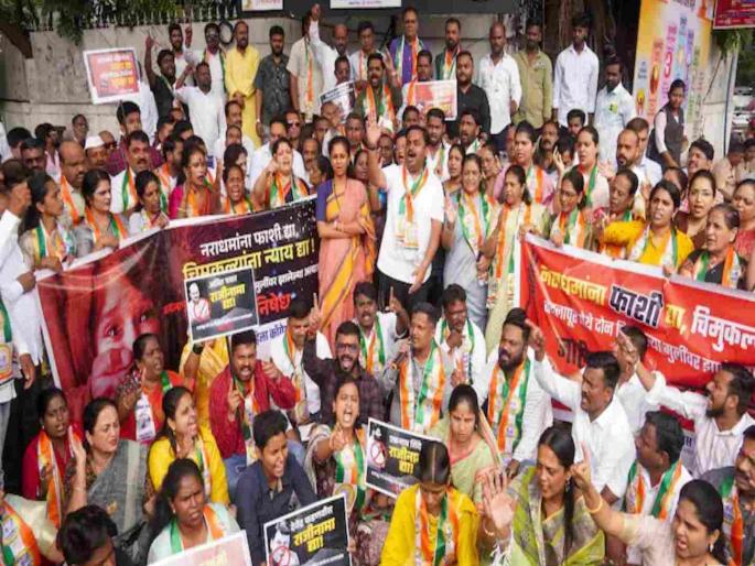 Badlapur Victim family claimed that the headmaster said that nothing happened even after giving the medical report | "सायकल चालवल्यामुळे 'तिथे' दुखापत झाली"; मेडिकल रिपोर्ट दिल्यावर शाळेने दिलं होते हे कारण Badlapur Victim family claimed that the headmaster said that nothing happened even after giving the medical report | "सायकल चालवल्यामुळे 'तिथे' दुखापत झाली"; मेडिकल रिपोर्ट दिल्यावर शाळेने दिलं होते हे कारण
