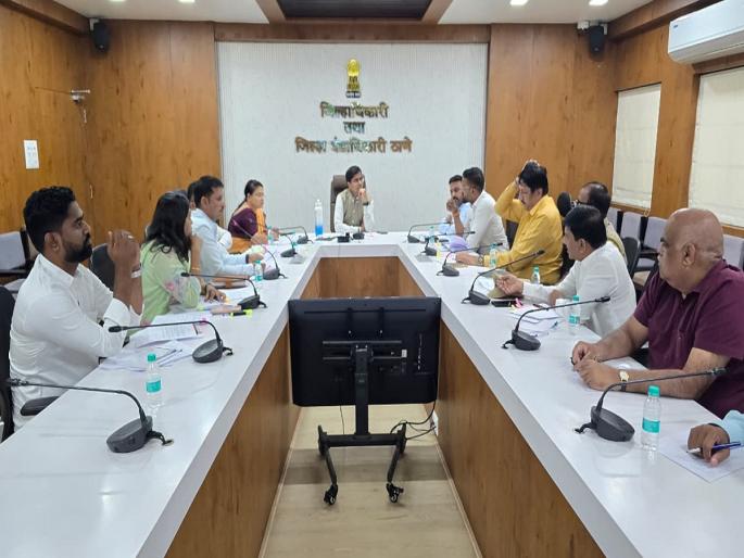 District Collector oversees preparations for state-level volleyball tournament in Badlapur | राज्यस्तरीय व्हॉलीबॉल स्पर्धेच्या बदलापूरमधील जय्यत तयारीची जिल्हाधिकाऱ्यांकडून झाडाझडी District Collector oversees preparations for state-level volleyball tournament in Badlapur | राज्यस्तरीय व्हॉलीबॉल स्पर्धेच्या बदलापूरमधील जय्यत तयारीची जिल्हाधिकाऱ्यांकडून झाडाझडी