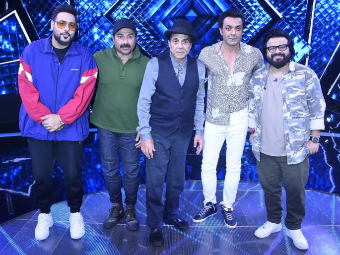 Dharmendra, Sunny and Bobby Deol, on the stage of 'Dil Hai Hindustani-2' | धर्मेंद्र, सनी आणि बॉबी देओल ‘दिल है हिंदुस्तानी-2’च्या मंचावर Dharmendra, Sunny and Bobby Deol, on the stage of 'Dil Hai Hindustani-2' | धर्मेंद्र, सनी आणि बॉबी देओल ‘दिल है हिंदुस्तानी-2’च्या मंचावर
