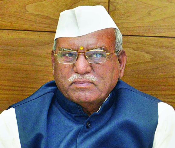 Interviews by BJP leaders for tickets | तिकिटांसाठी भाजप नेत्यांनी दिल्या मुलाखती Interviews by BJP leaders for tickets | तिकिटांसाठी भाजप नेत्यांनी दिल्या मुलाखती