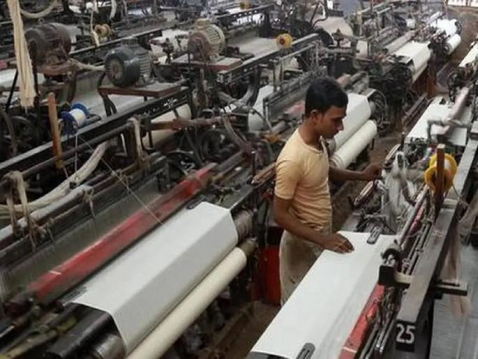 India's textile industry will get a huge opportunity in the global market Deterioration of the situation in Bangladesh will increase the demand for clothes | भारतातील वस्त्रोद्योगाला जागतिक बाजारपेठेत मोठी संधी मिळणार, बांगलादेशातील परिस्थिती बिघडल्याने कपड्यांना मागणी वाढेल India's textile industry will get a huge opportunity in the global market Deterioration of the situation in Bangladesh will increase the demand for clothes | भारतातील वस्त्रोद्योगाला जागतिक बाजारपेठेत मोठी संधी मिळणार, बांगलादेशातील परिस्थिती बिघडल्याने कपड्यांना मागणी वाढेल
