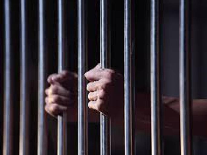 A Bangladeshi woman was arrested in Ulhasnagar for working as a potter. | उल्हासनगरात एका बांगलादेशी महिलेला अटक धुनी-भांड्याची करीत होती काम A Bangladeshi woman was arrested in Ulhasnagar for working as a potter. | उल्हासनगरात एका बांगलादेशी महिलेला अटक धुनी-भांड्याची करीत होती काम