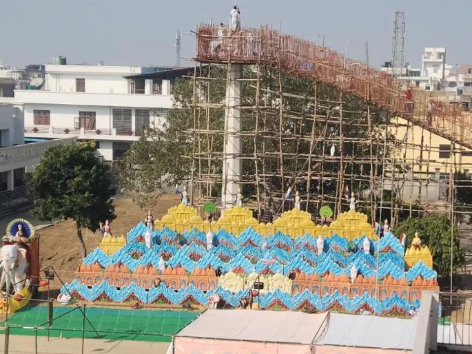 Wooden stage collapses during religious event, crushes 50 devotees, 7 die | धार्मिक कार्यक्रमादरम्यान लाकडाचा मंच तुटून दुर्घटना, ५० भाविक चिरडले, ७ जणांचा मृत्यू    Wooden stage collapses during religious event, crushes 50 devotees, 7 die | धार्मिक कार्यक्रमादरम्यान लाकडाचा मंच तुटून दुर्घटना, ५० भाविक चिरडले, ७ जणांचा मृत्यू