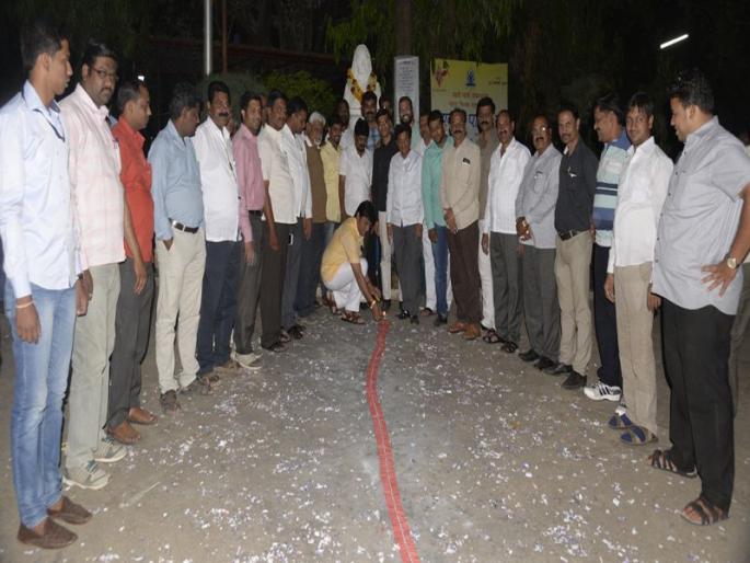 Bahinabai's name in North Maharashtra University; Reach joy in Jalgaon | उत्तर महाराष्ट्र विद्यापीठाला बहिणाबाईंचे नाव; जळगावात आनंदाला उधाण